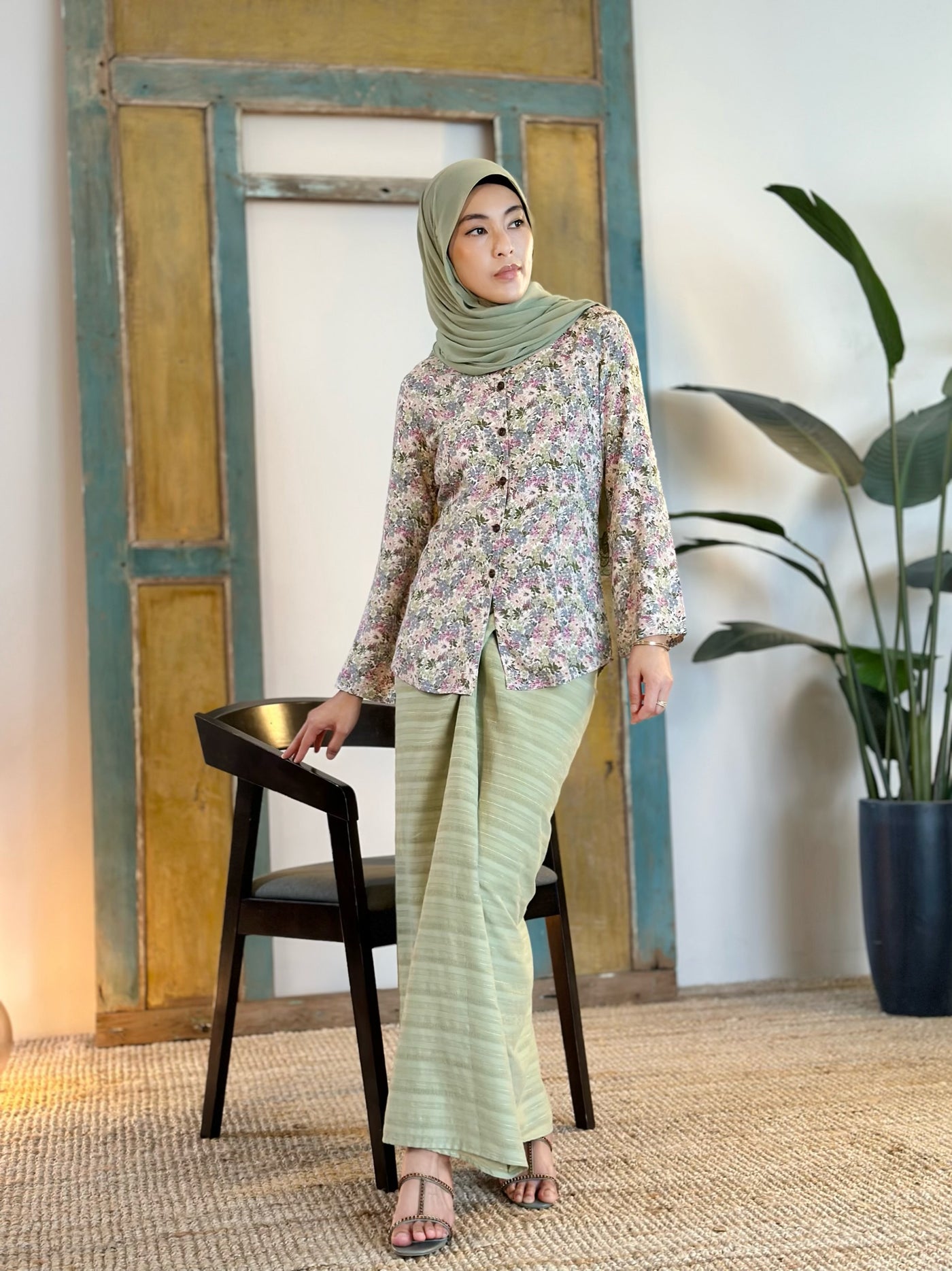 CEMARA Short Kebaya Set in Olive Floral