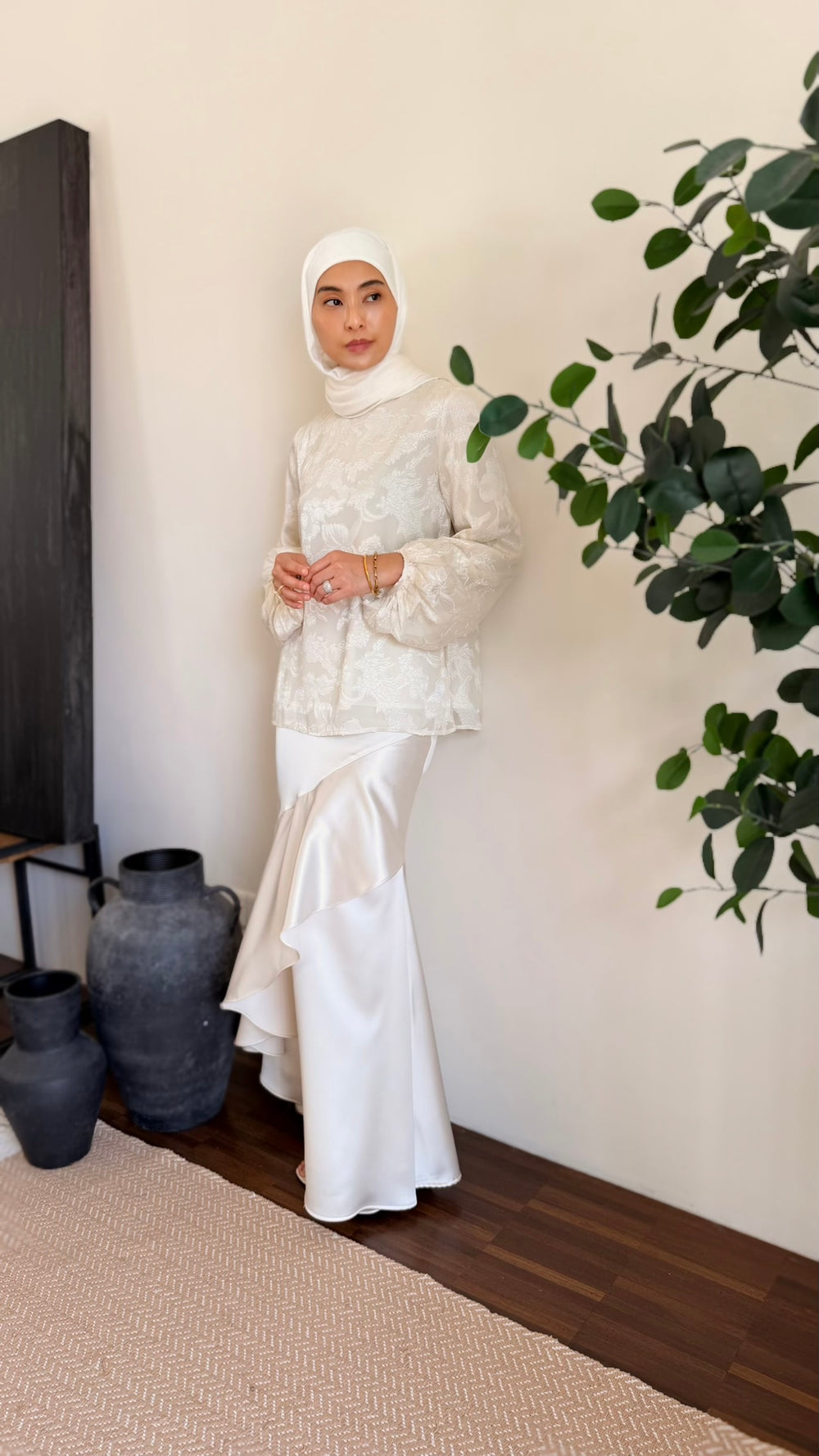 MAYA Modern Kurung Set in Silky Ivory