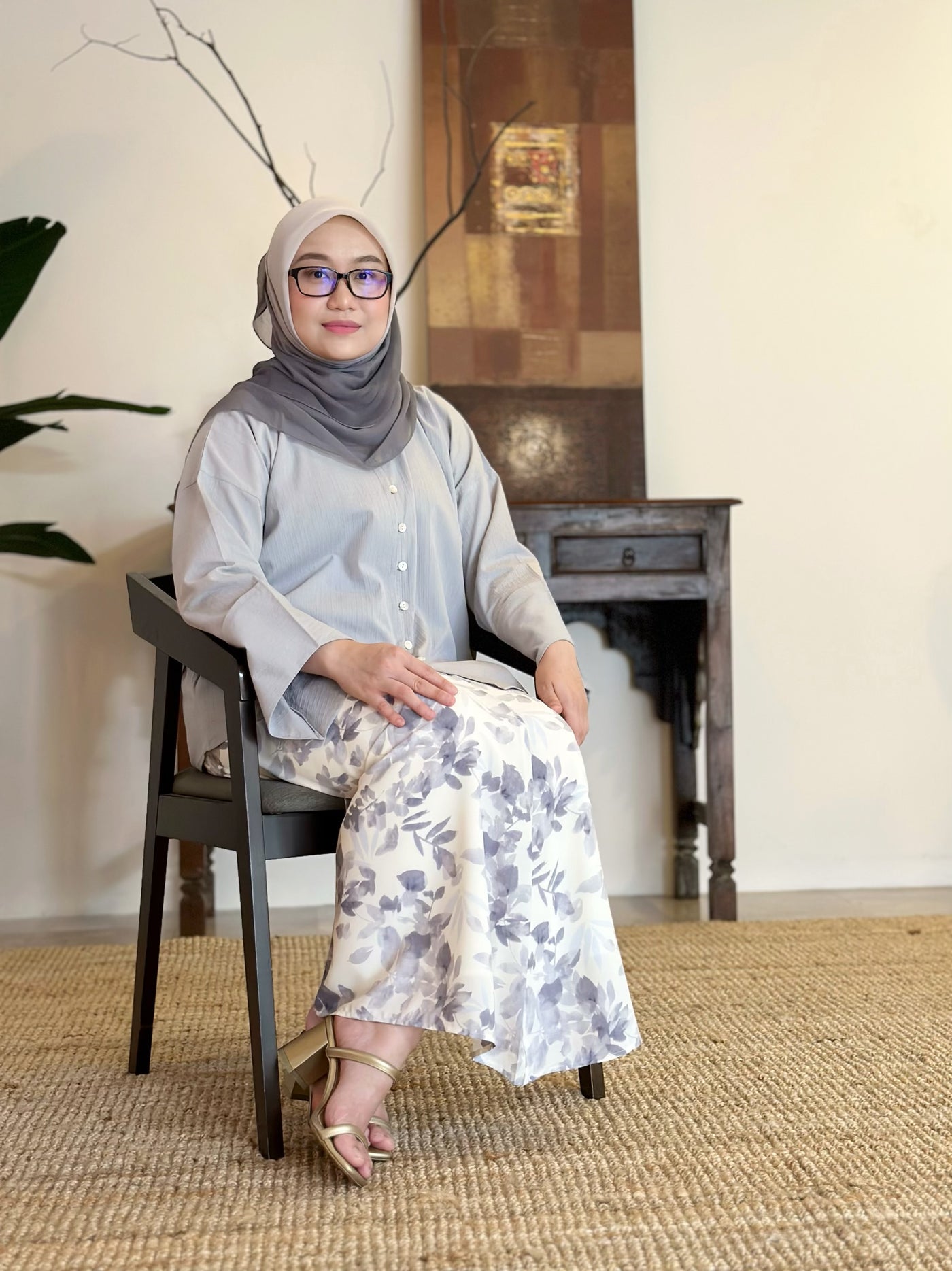 MUSTIKA Mini Kebarung Set in Ash