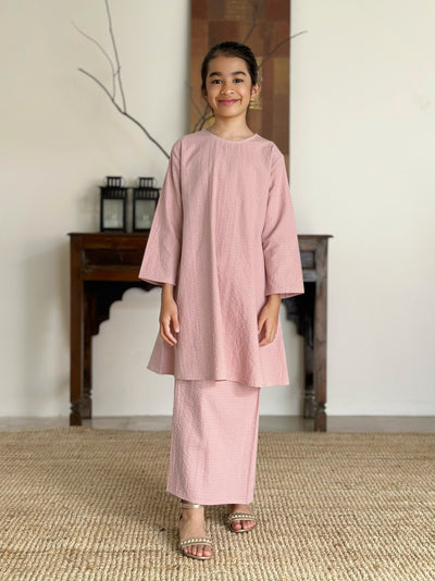 MELATI Kurung Pahang Set in Pink