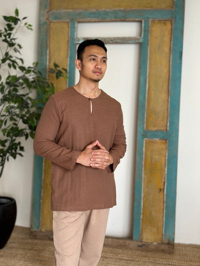 BUDI Teluk Belanga Kurta in Hickory