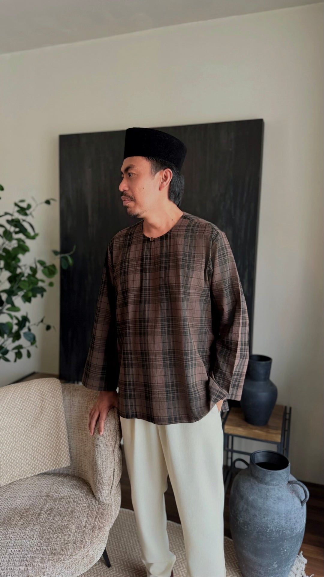 TUALANG Teluk Belanga Kurta in Espresso Plaid