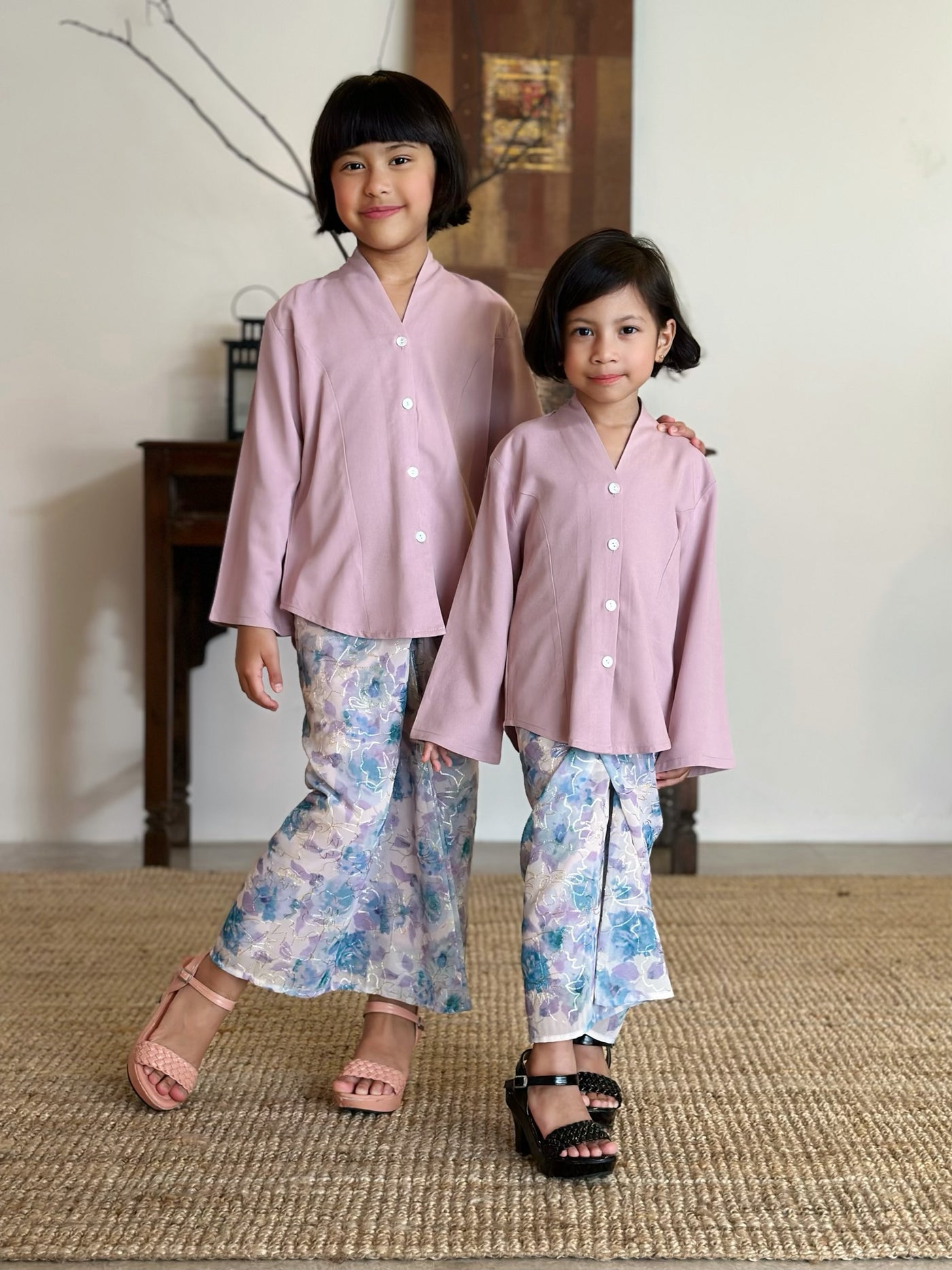 TERATAI Short Kebaya Set in Dusty Lilac