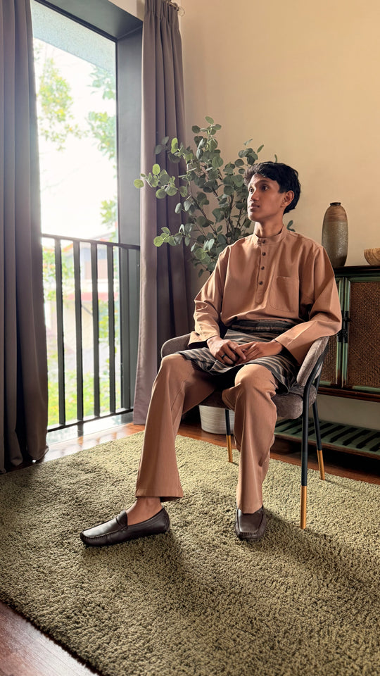 ARJUNA Baju Melayu Cekak Musang in Clay Brown