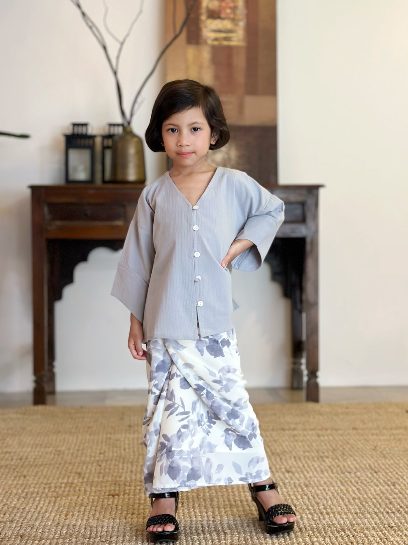 BAIDURI Mini Kebarung Set in Ash