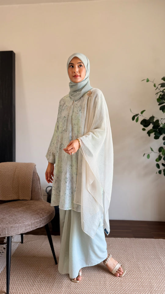 TANJUNG Long Kurung Set in Lido Green