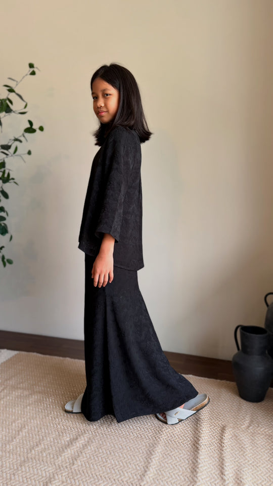PUTRI Flare Modern Kurung Set in Charcoal