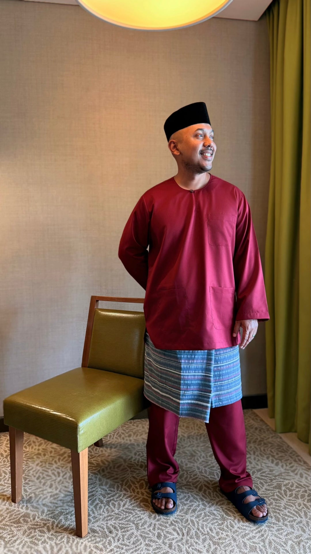TUAH Baju Melayu Teluk Belanga in Maroon