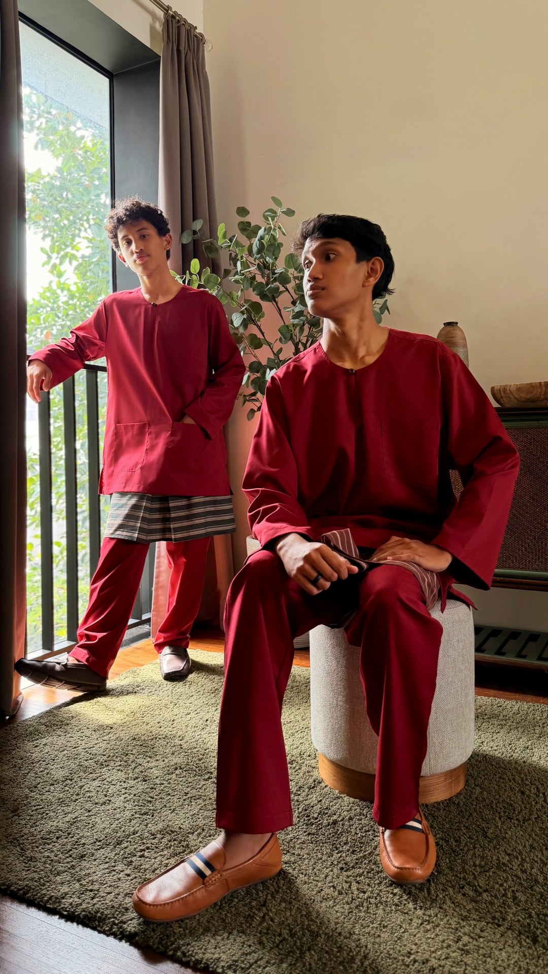 TUAH Baju Melayu Teluk Belanga in Maroon