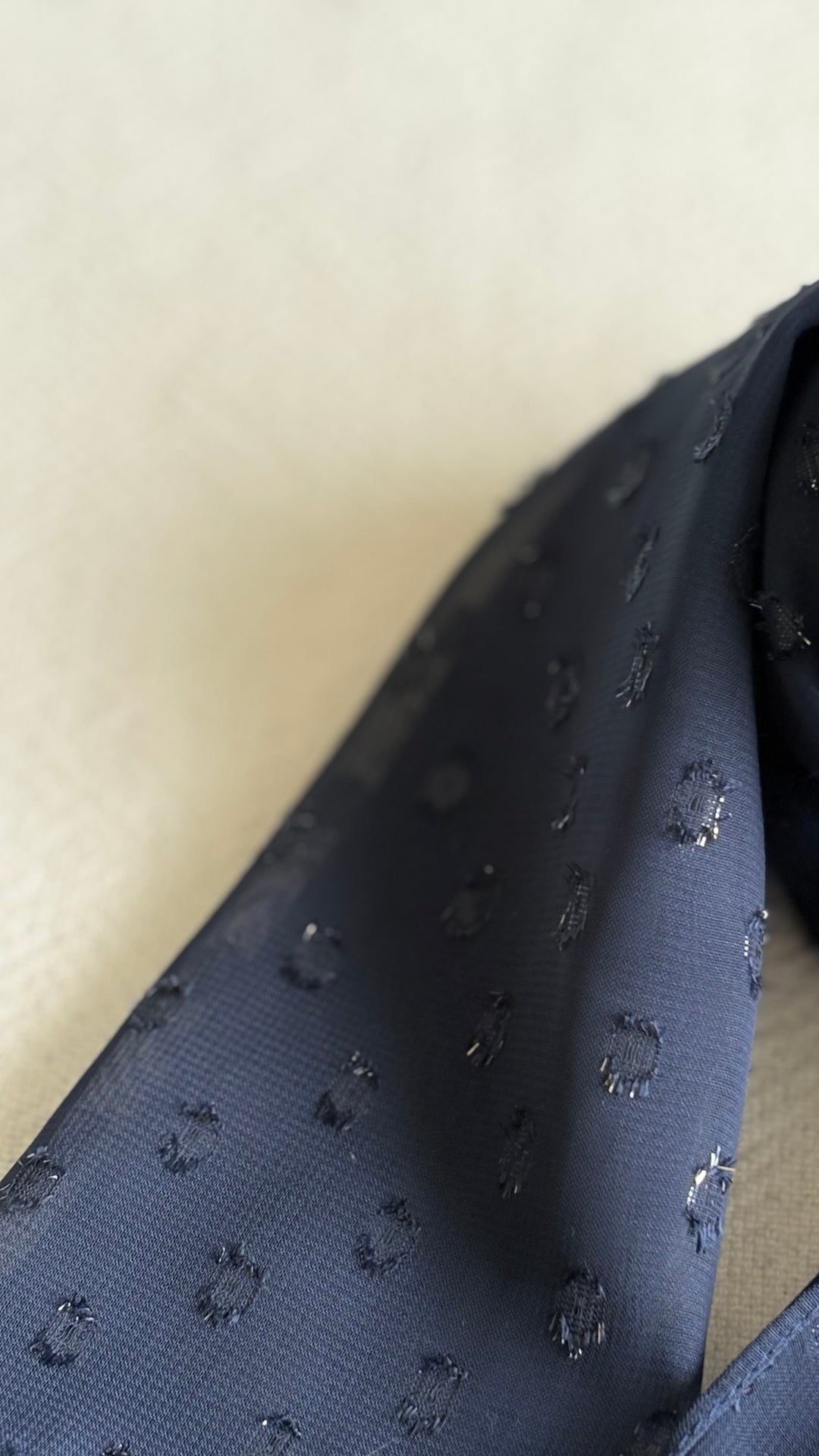 ALUN Selendang in Midnight Dobby