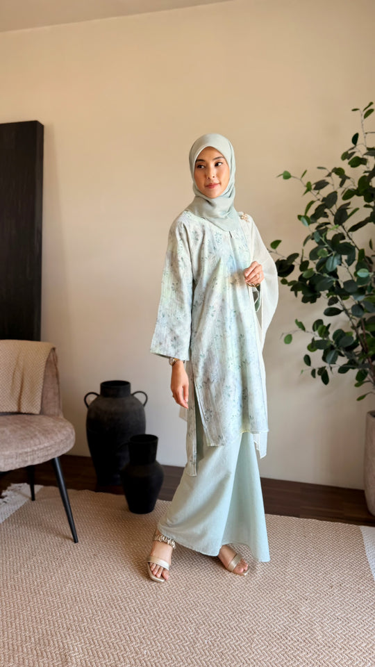 TANJUNG Long Kurung Set in Lido Green