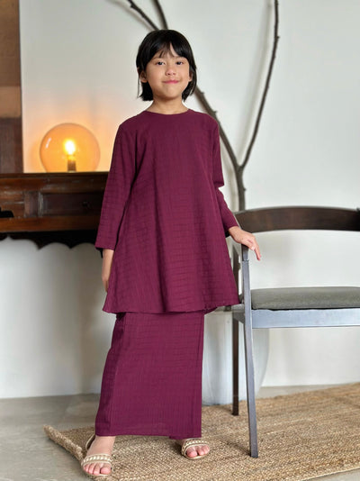 MELATI Kurung Pahang Set in Tyrian