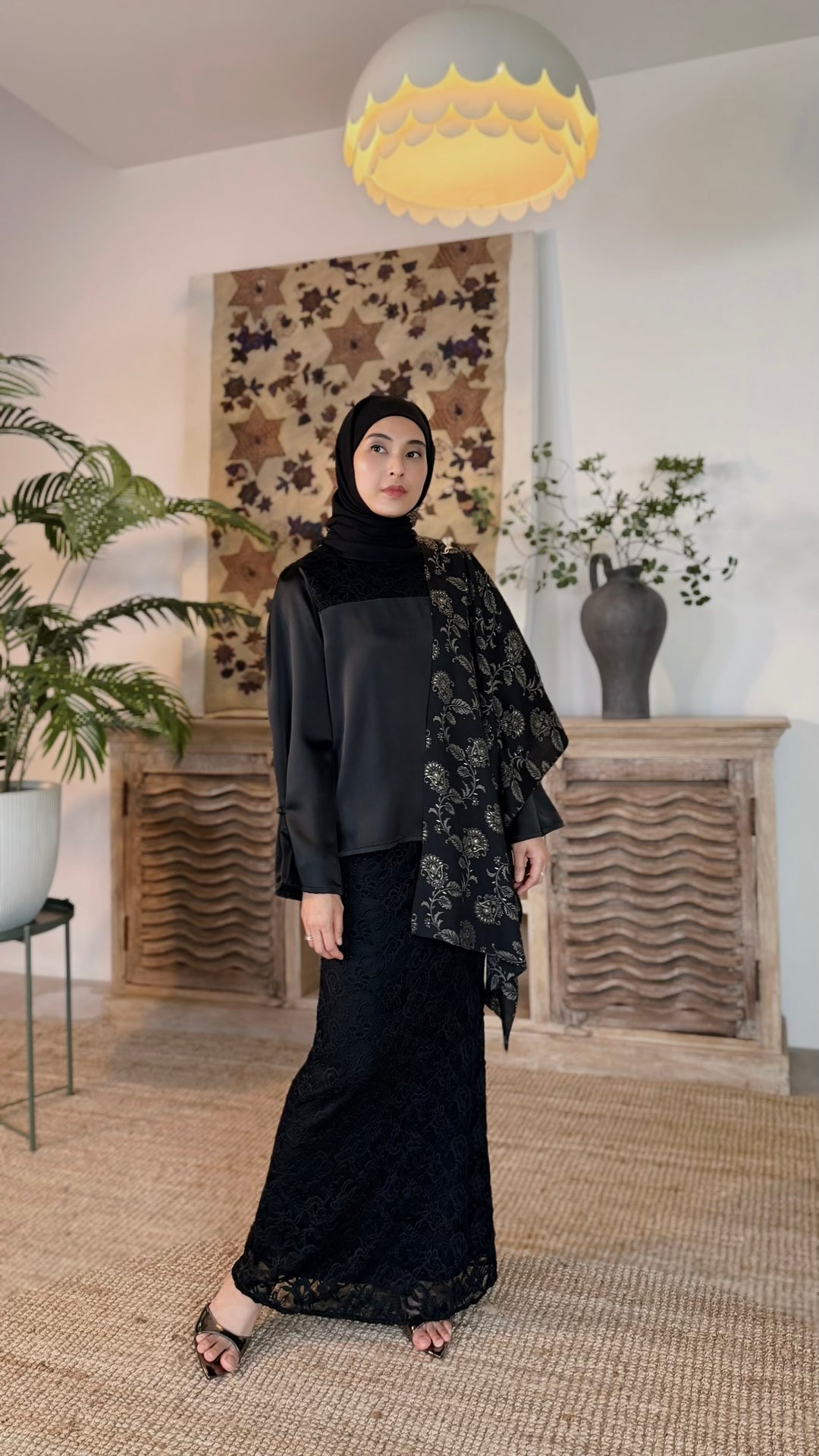 YASMIN Modern Kurung Set in Noir Grace