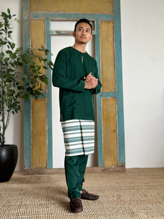 MALIK Teluk Belanga Baju Melayu Set in Emerald