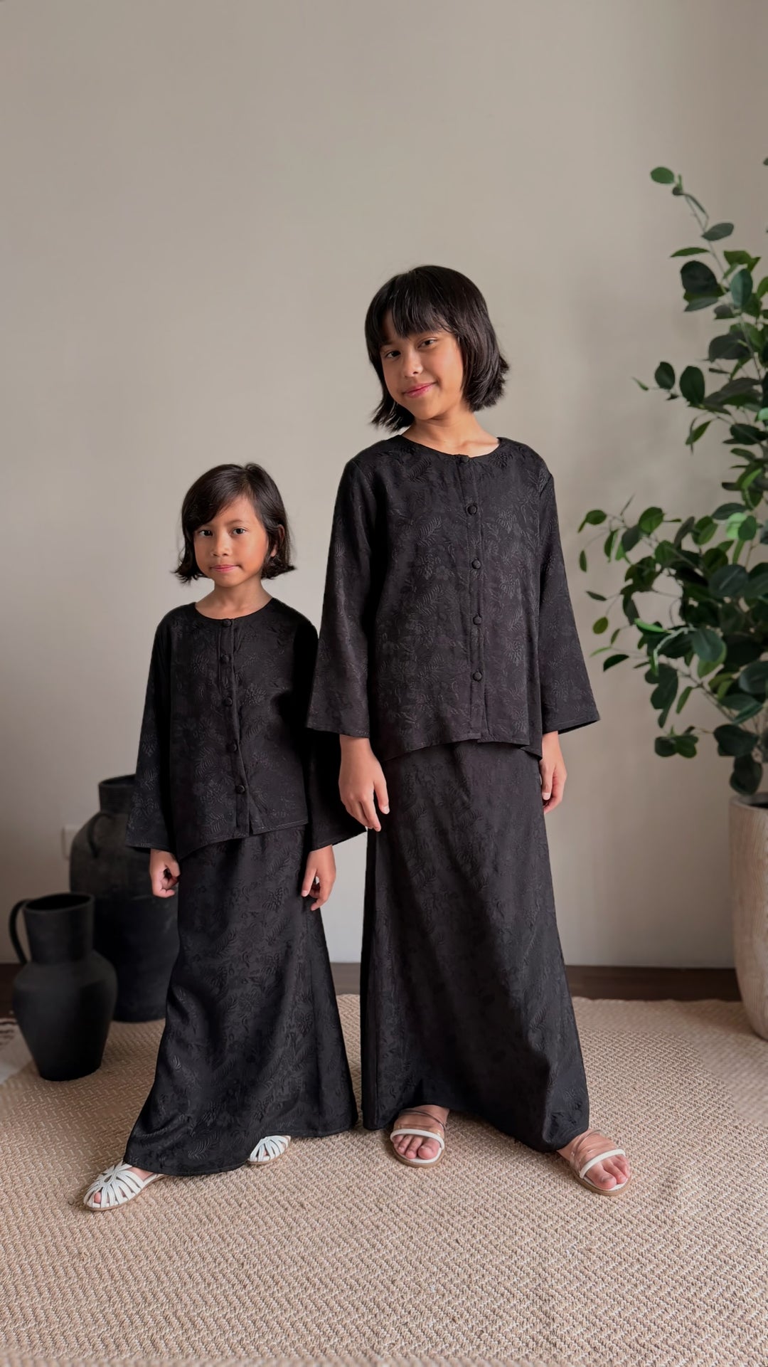 PUTRI Flare Modern Kurung Set in Charcoal