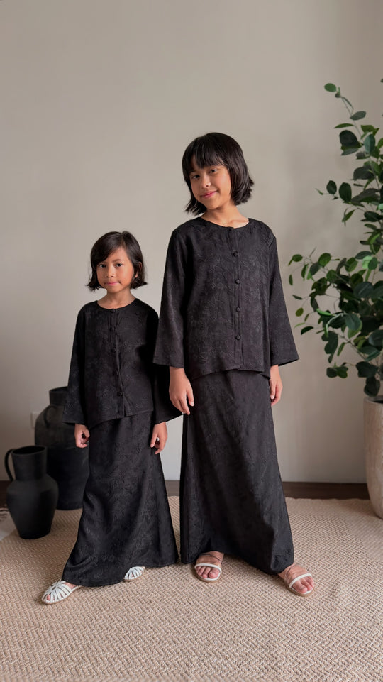 PUTRI Flare Modern Kurung Set in Charcoal
