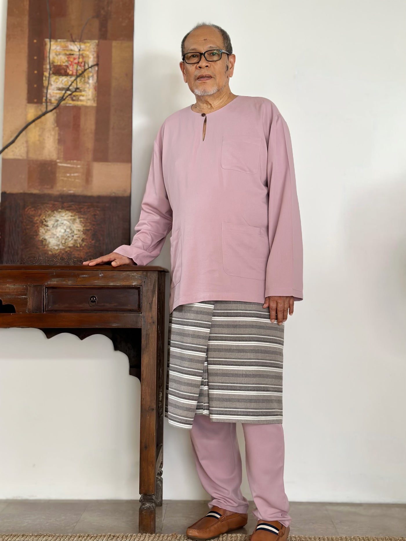 MALIK Teluk Belanga Baju Melayu Set in Dusty Lilac