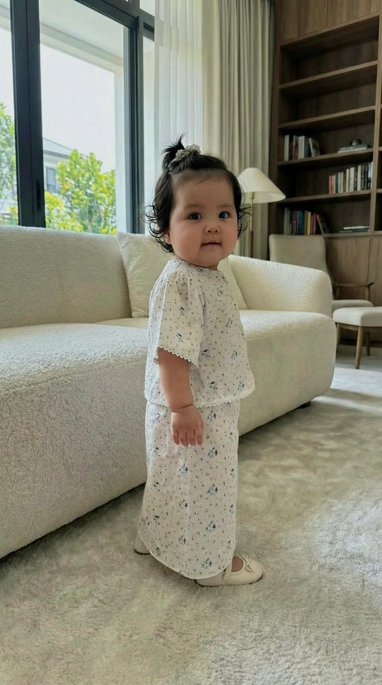 MELUR Baby’s Kebaya Set in Carbon Ditsy
