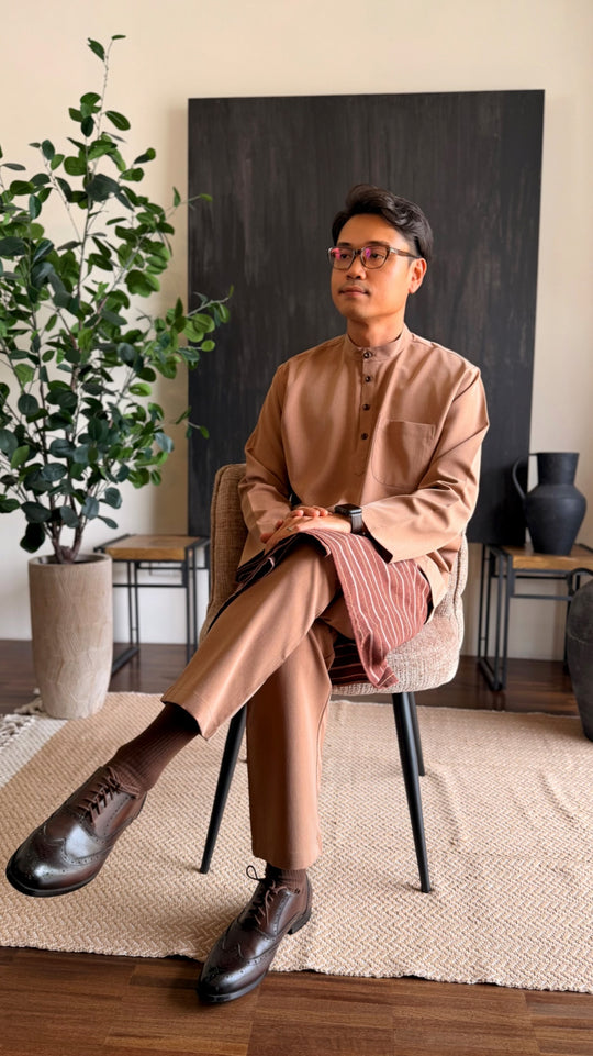 ARJUNA Baju Melayu Cekak Musang in Clay Brown