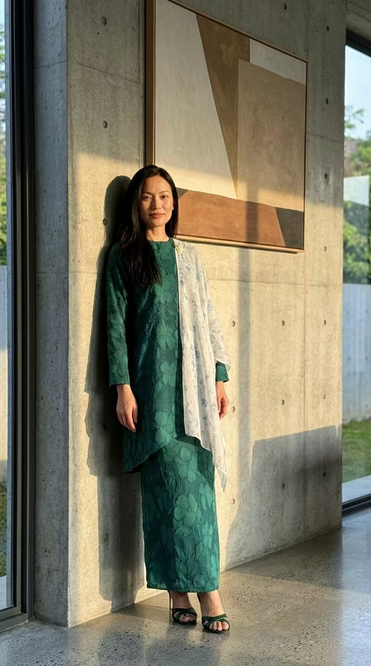 EMBUN Long Kurung Set in Emerald