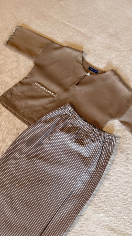 KESUMA Kurung Kedah Set in Dune Biege