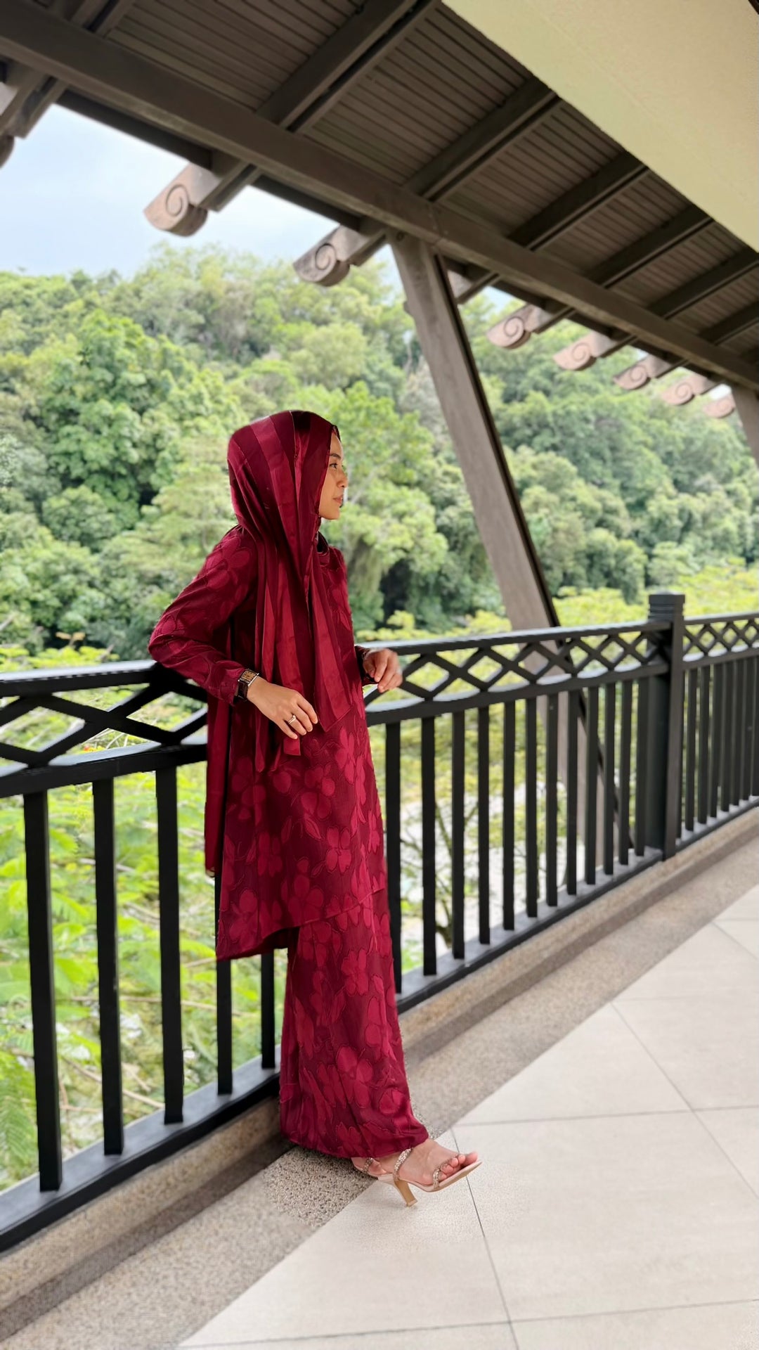 EMBUN Long Kurung Set in Maroon