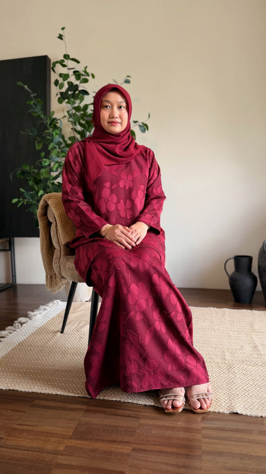 EMBUN Long Kurung Set in Maroon