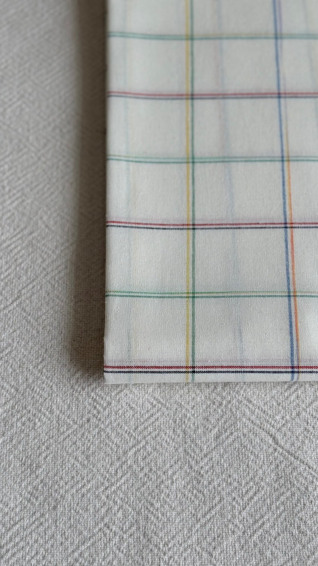 IDRIS Pelikat Style Samping in Pastel Grid