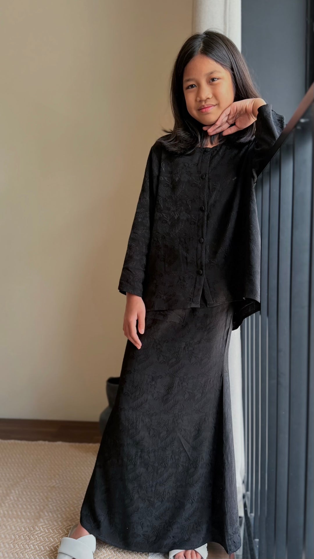 PUTRI Flare Modern Kurung Set in Charcoal