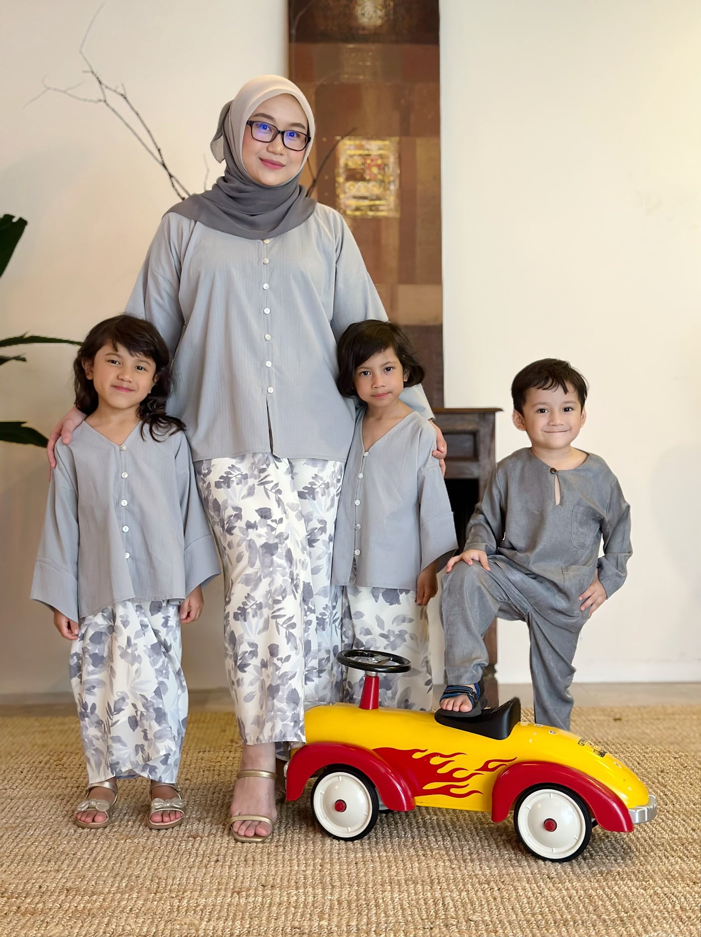 BAIDURI Mini Kebarung Set in Ash