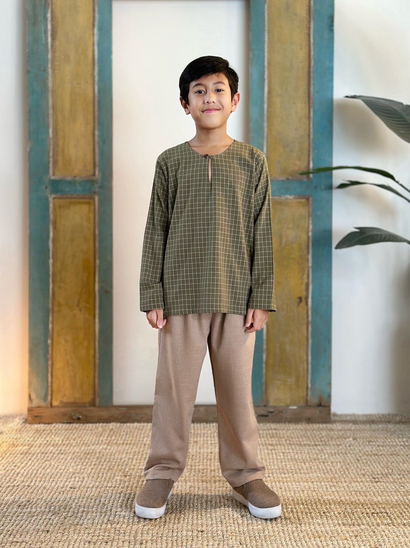 DAMAI Teluk Belanga Kurta in Olive
