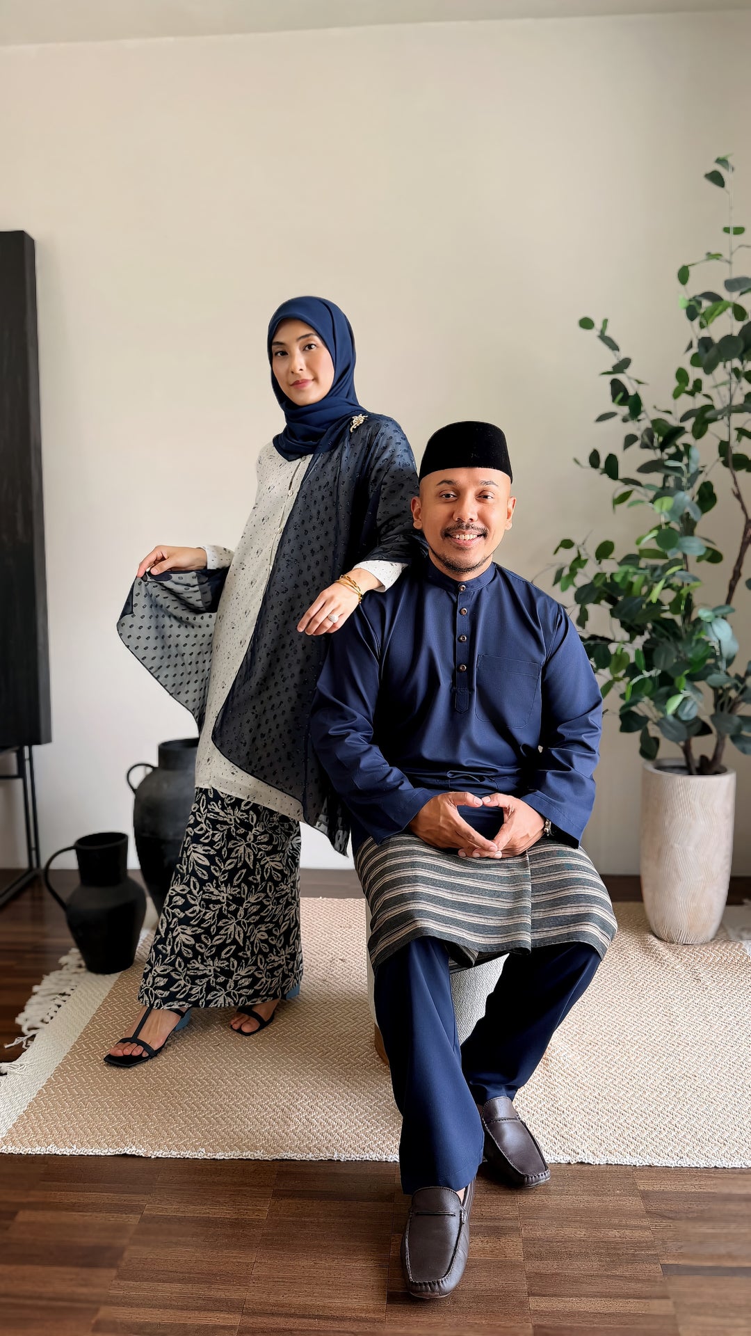 ANGGUN Long Kebarung Set in Carbon Ditsy