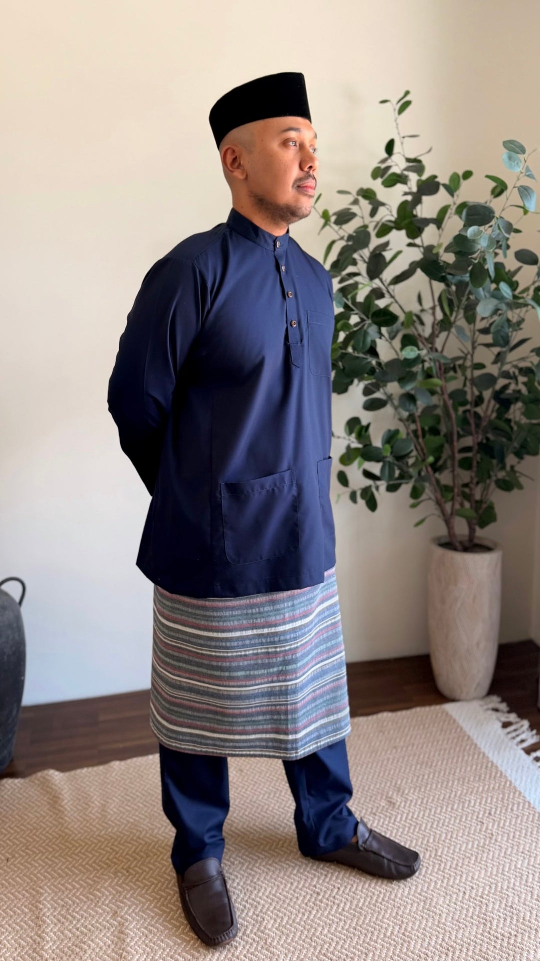 ARJUNA Baju Melayu Cekak Musang in Midnight Blue
