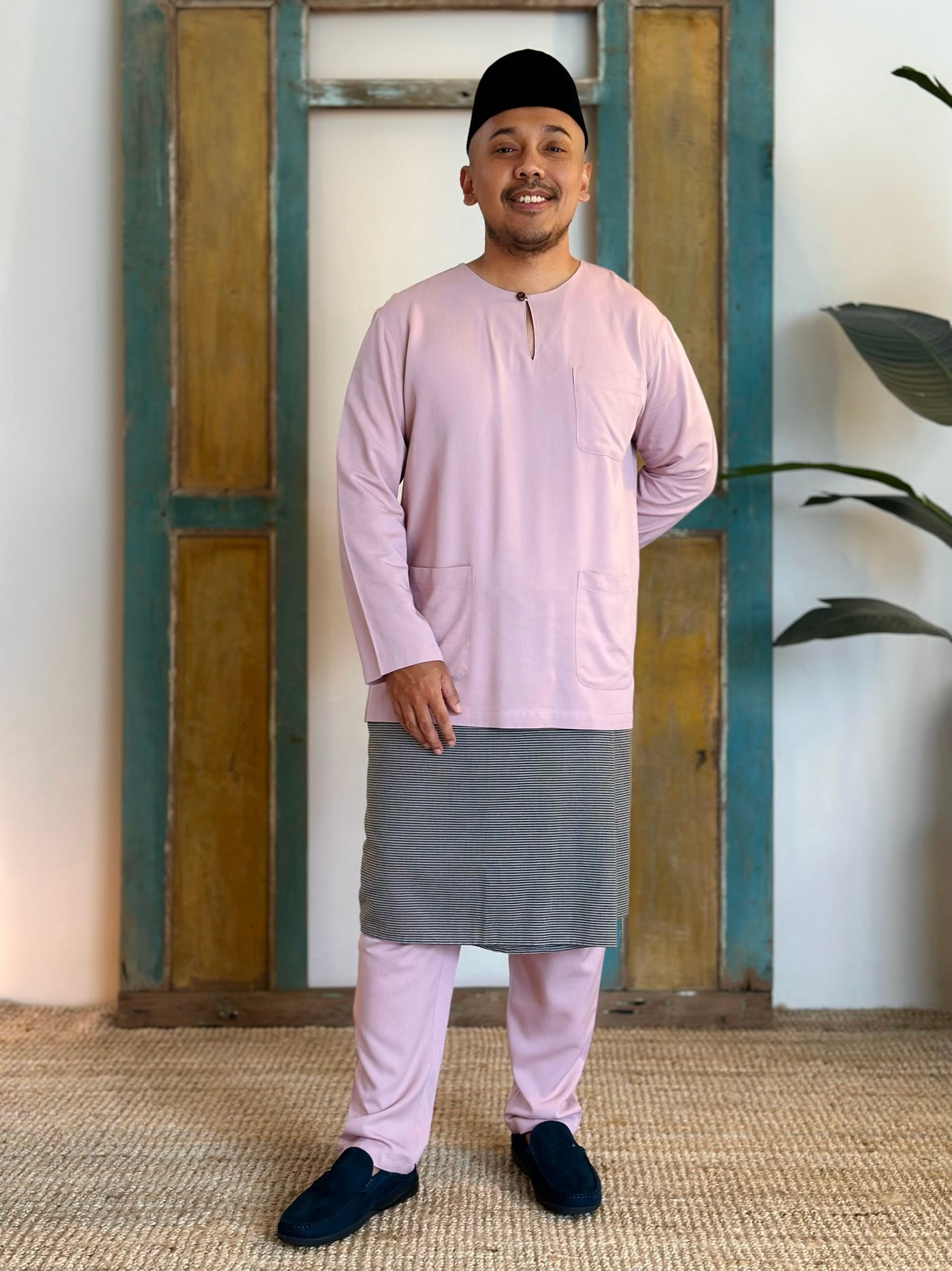 MALIK Teluk Belanga Baju Melayu Set in Dusty Lilac