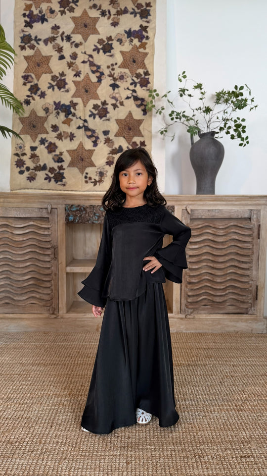 DIYA Modern Kurung Set in Noir Grace