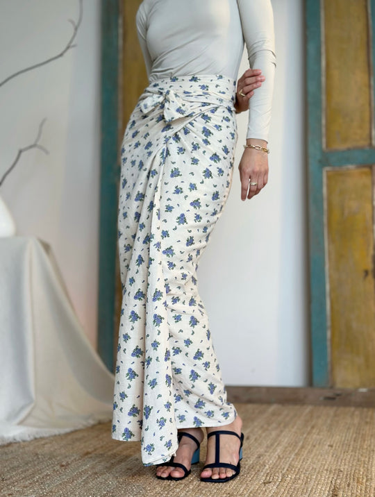 KIRANA Pareo in Blue Bouquet