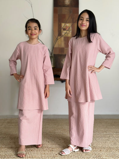 MELATI Kurung Pahang Set in Pink