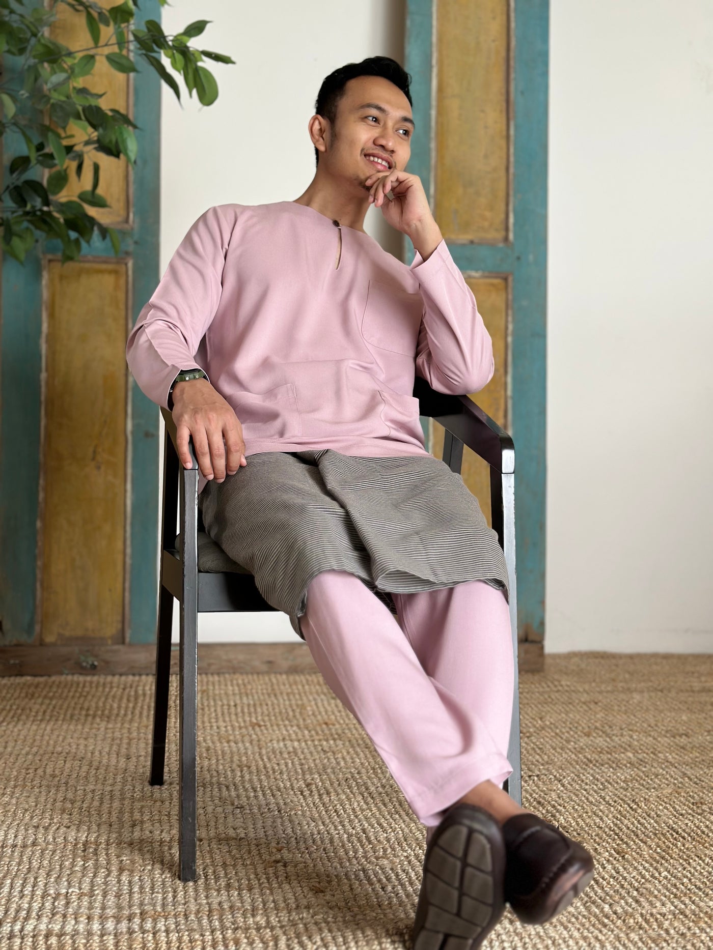 MALIK Teluk Belanga Baju Melayu Set in Dusty Lilac