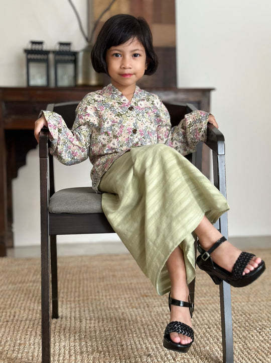TERATAI Short Kebaya Set in Olive Floral