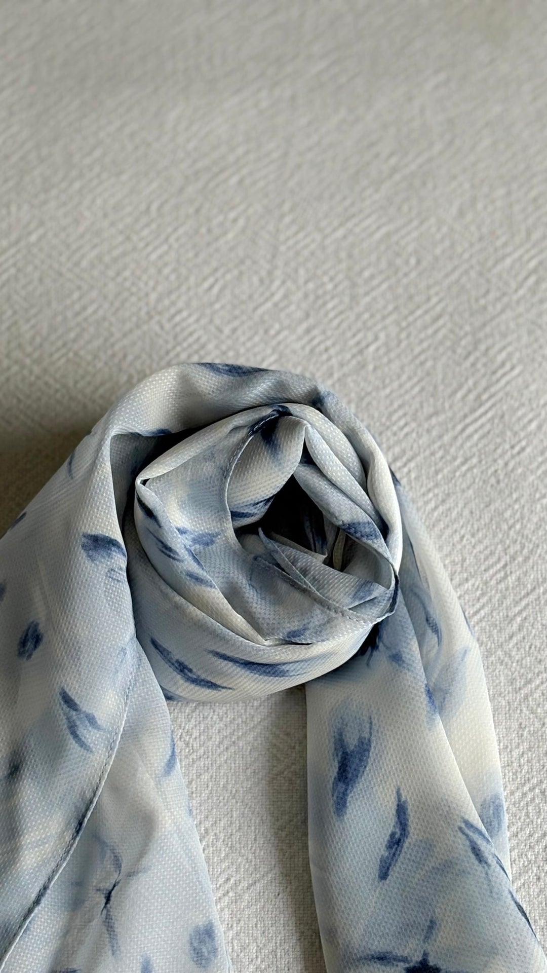 ALUN Selendang in Indigo Petals