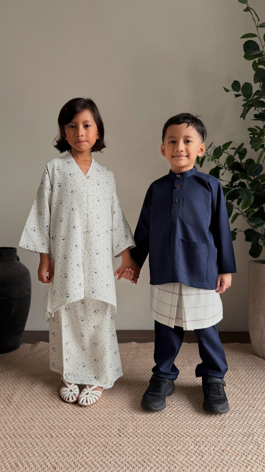 MAYANG Long Kebarung Set in Carbon Ditsy