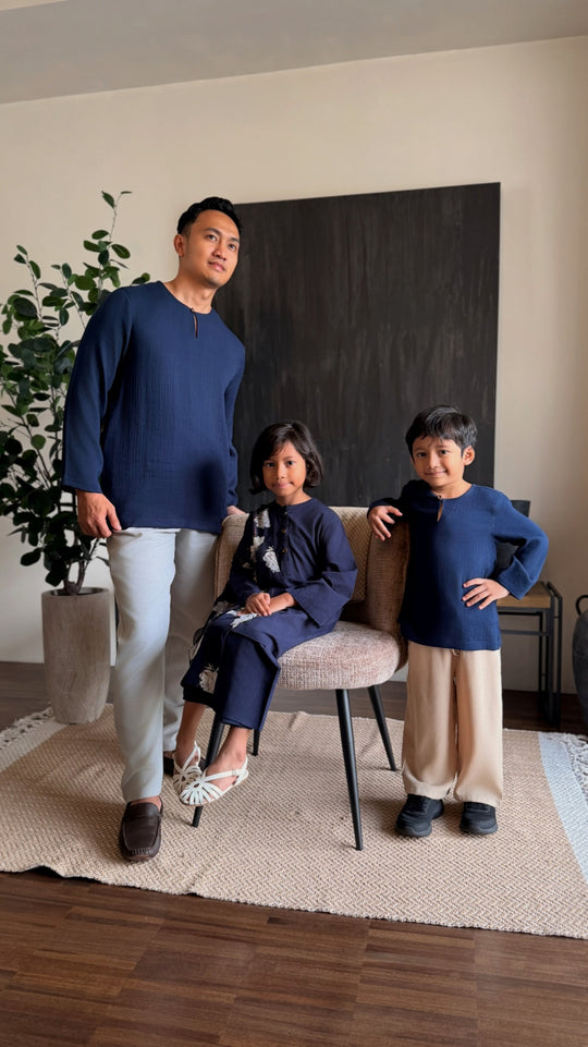 TUALANG Teluk Belanga Kurta in Midnight Blue