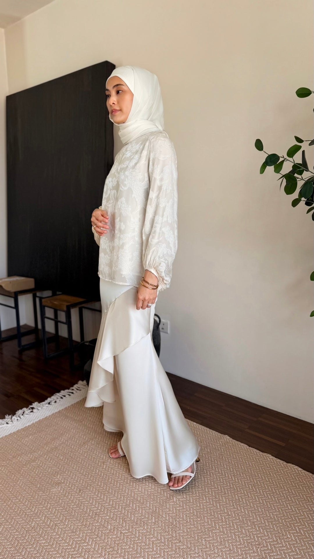 MAYA Modern Kurung Set in Silky Ivory