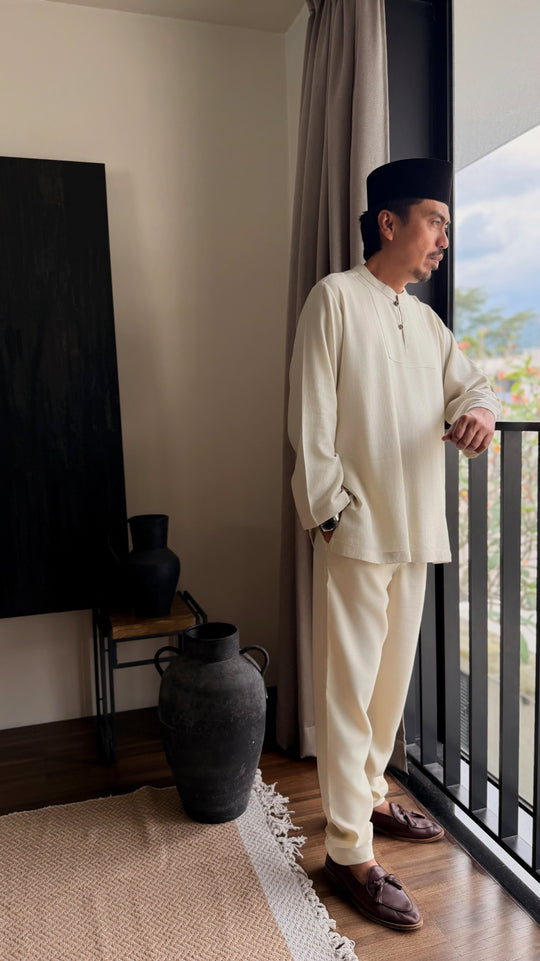 ZAHIR Kurta in Sandy White