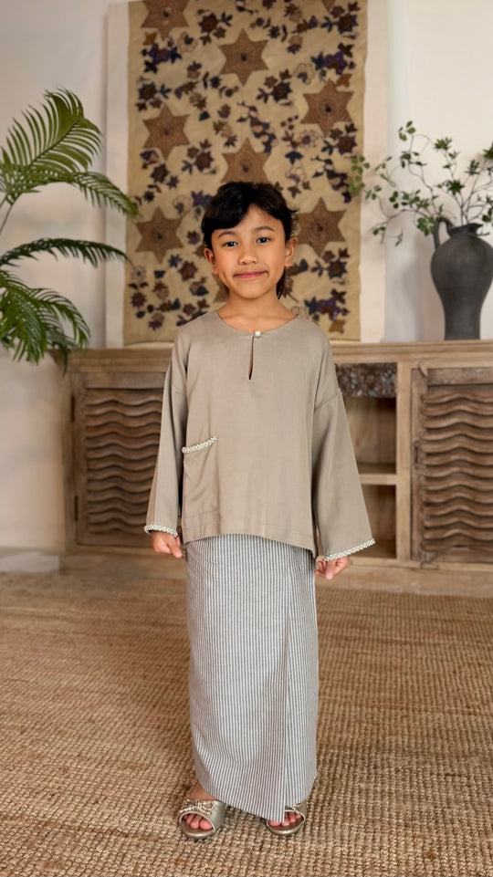 KESUMA Kurung Kedah Set in Dune Biege