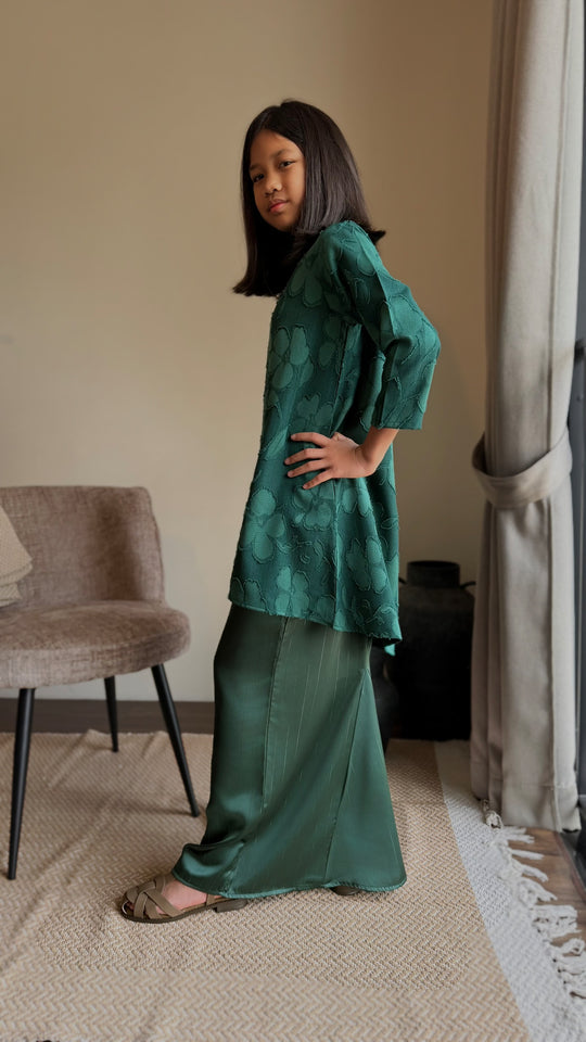 SUKMA Long Kurung Set in Emerald