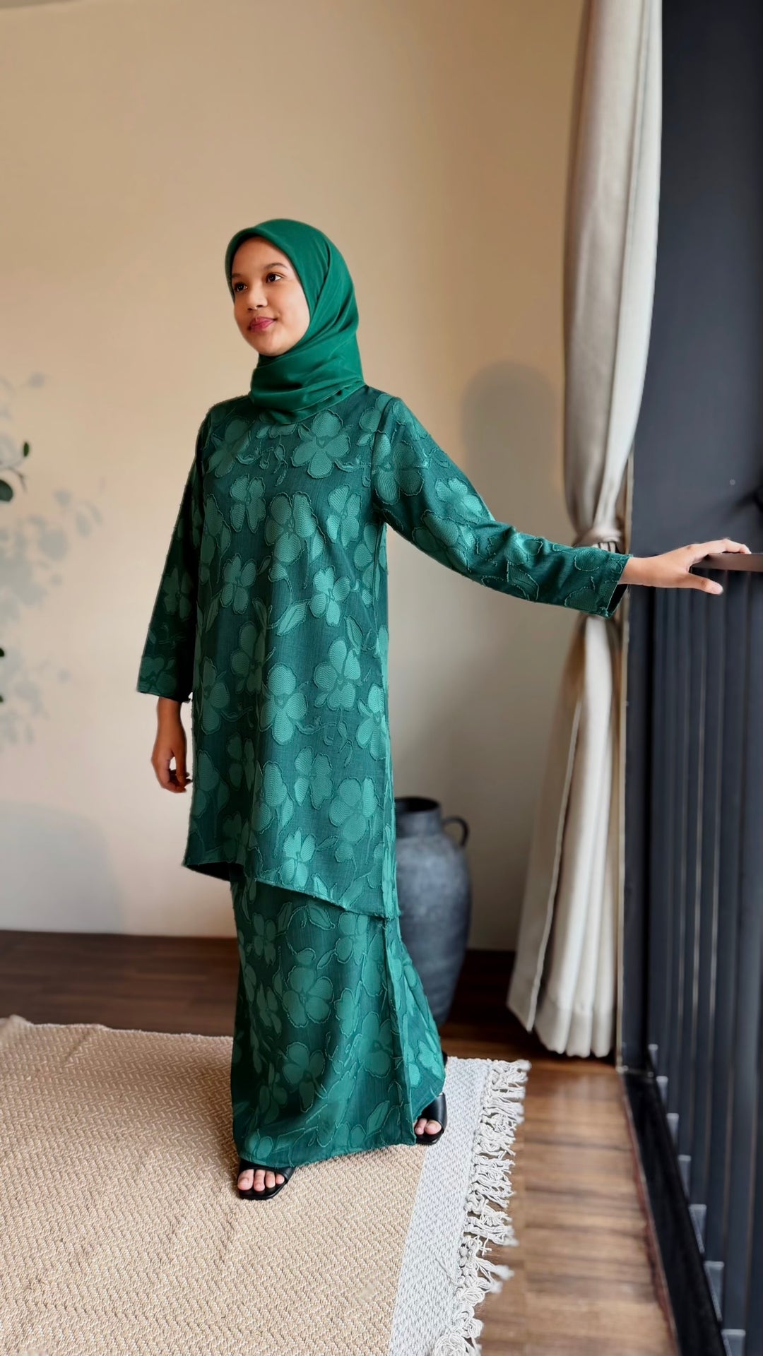 EMBUN Long Kurung Set in Emerald