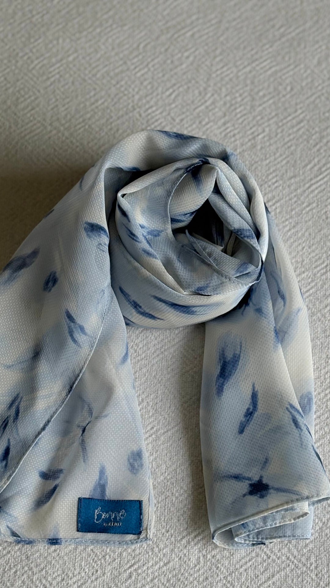 ALUN Selendang in Indigo Petals