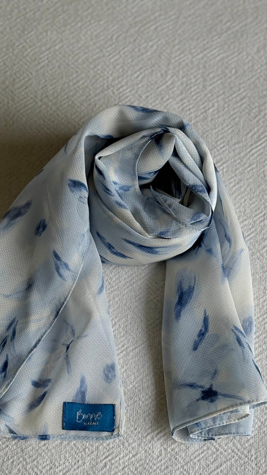 ALUN Selendang in Indigo Petals