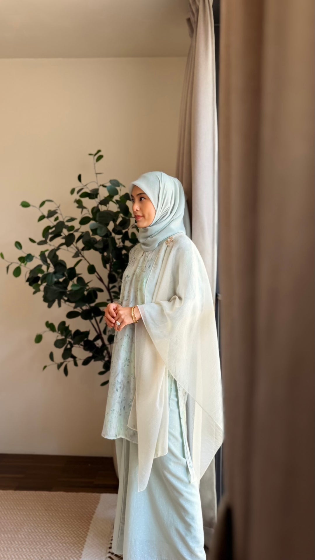 TANJUNG Long Kurung Set in Lido Green